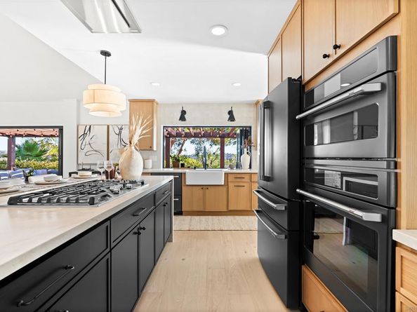 1170 Rancho Encinitas Dr, Encinitas CA 92024