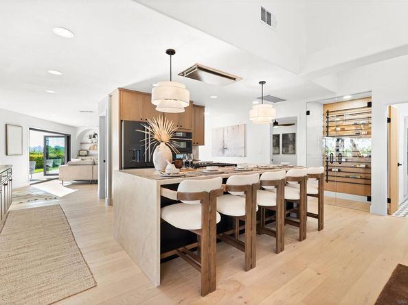 1170 Rancho Encinitas Dr, Encinitas CA 92024