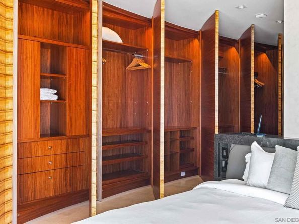 6653 Neptune Share B, La Jolla CA 92037