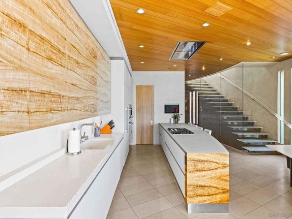 6653 Neptune Share B, La Jolla CA 92037