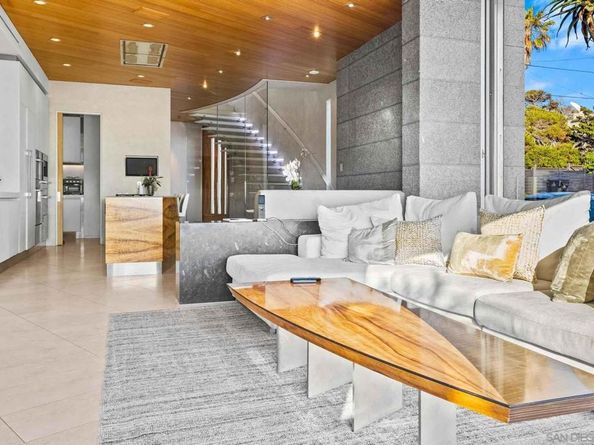 6653 Neptune Share B, La Jolla CA 92037