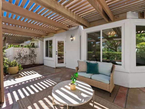 4946 Alicante Way, Oceanside CA 92056