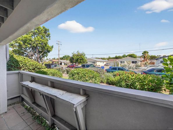 3290 Ashford St Unit E, San Diego CA 92111