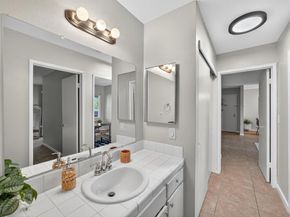 3290 Ashford St Unit E, San Diego CA 92111