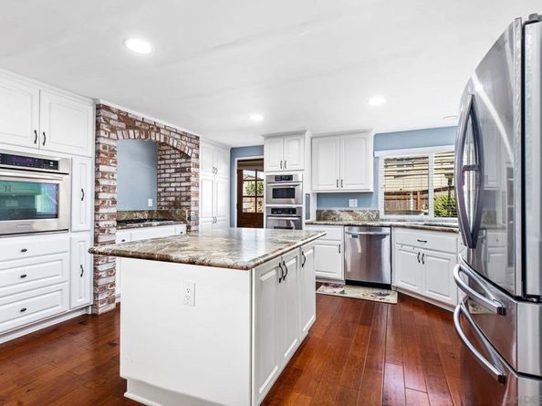 12434 Cloudesly Dr, San Diego CA 92128