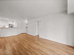 7283 Camino Degrazia 11, San Diego CA 92111