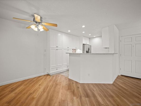7283 Camino Degrazia 11, San Diego CA 92111