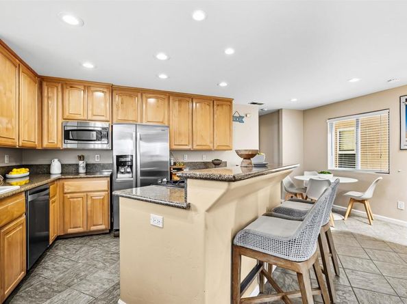 806 Redondo Ct, San Diego CA 92109