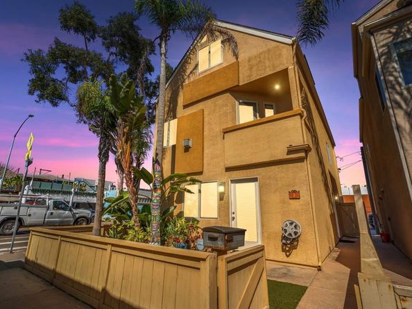 806 Redondo Ct, San Diego CA 92109