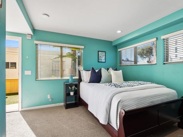 806 Redondo Ct, San Diego CA 92109