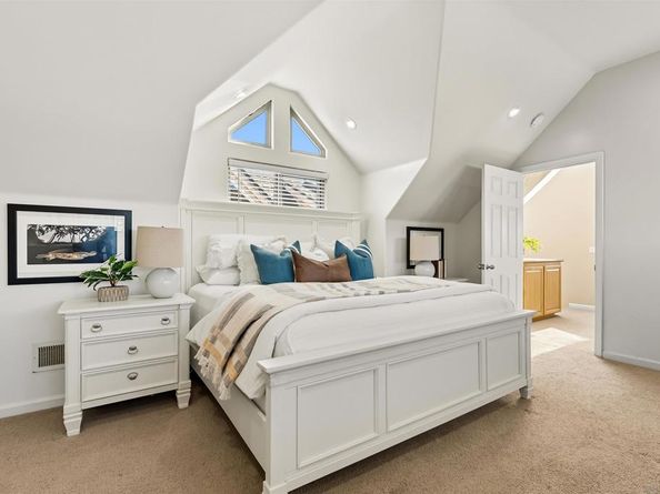 806 Redondo Ct, San Diego CA 92109