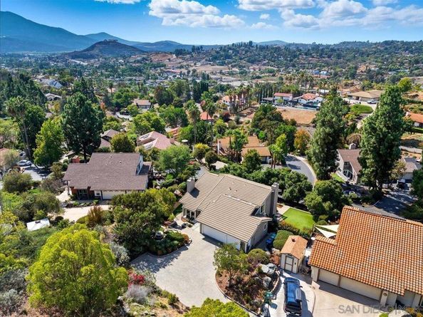 1542 Woody Hills Dr, El Cajon CA 92019