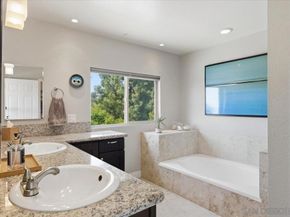 1542 Woody Hills Dr, El Cajon CA 92019