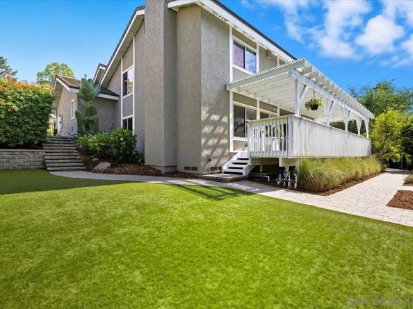 1542 Woody Hills Dr, El Cajon CA 92019