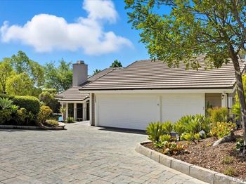 1542 Woody Hills Dr