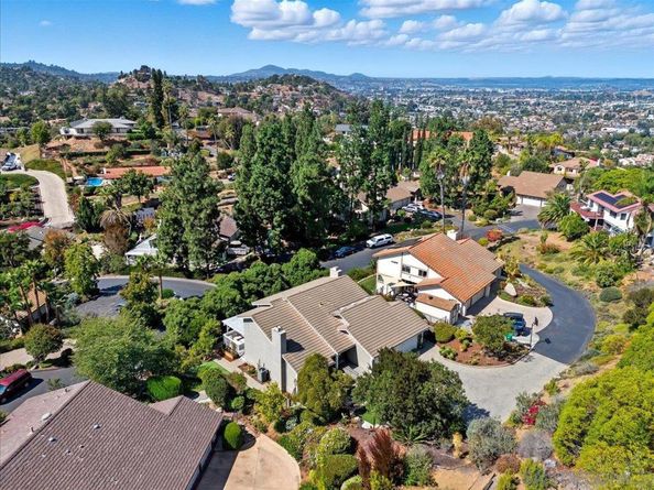 1542 Woody Hills Dr, El Cajon CA 92019