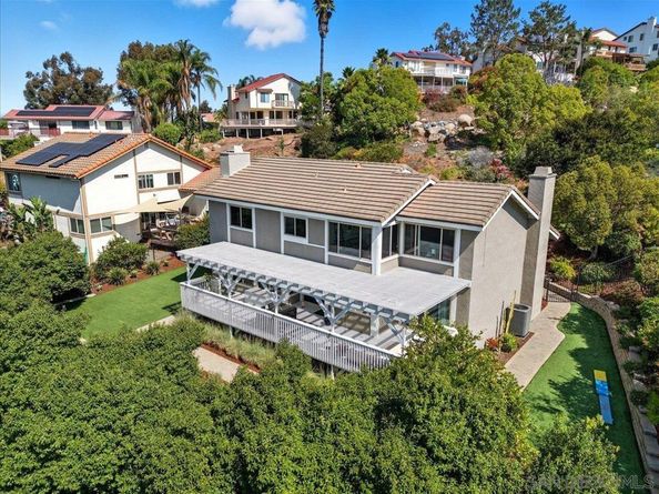 1542 Woody Hills Dr, El Cajon CA 92019