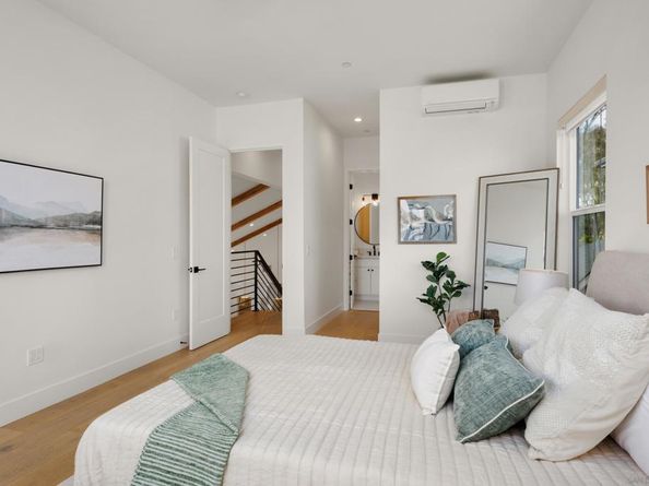 623 Colima St, La Jolla CA 92037