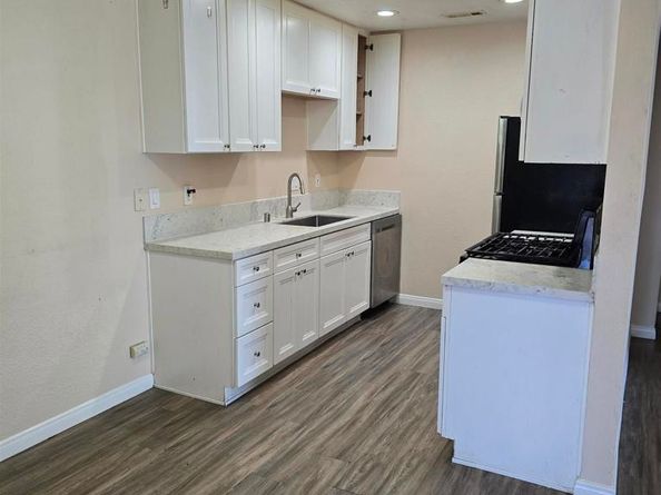 240 W Lincoln Ave 8, Escondido CA 92026