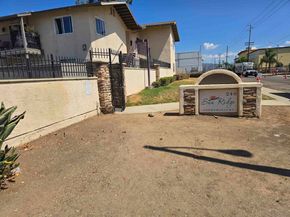 240 W Lincoln Ave 8, Escondido CA 92026
