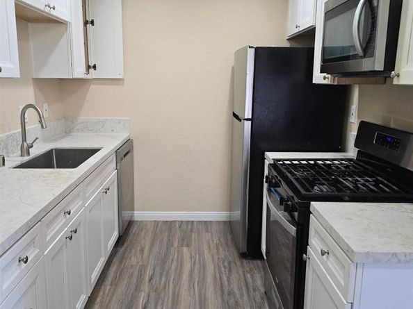 240 W Lincoln Ave 8, Escondido CA 92026