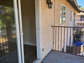 240 W Lincoln Ave 8, Escondido CA 92026