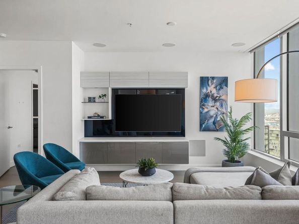 888 W E Street 2206, San Diego CA 92101