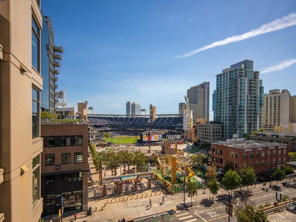 427 9Th Ave 704, San Diego CA 92101