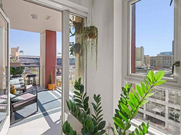 427 9Th Ave 704, San Diego CA 92101