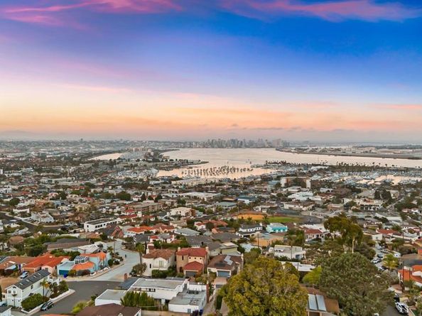 3301 Trumbull St, San Diego CA 92106