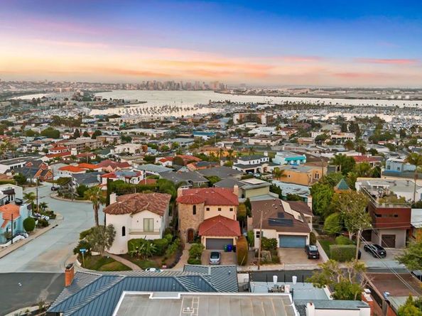 3301 Trumbull St, San Diego CA 92106