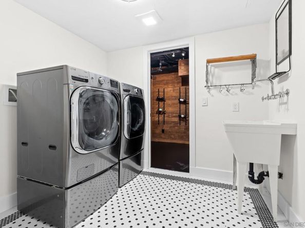 3301 Trumbull St, San Diego CA 92106