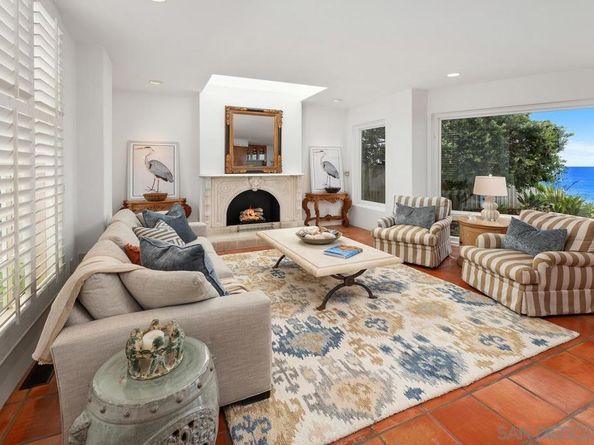 5716 Dolphin Pl, La Jolla CA 92037