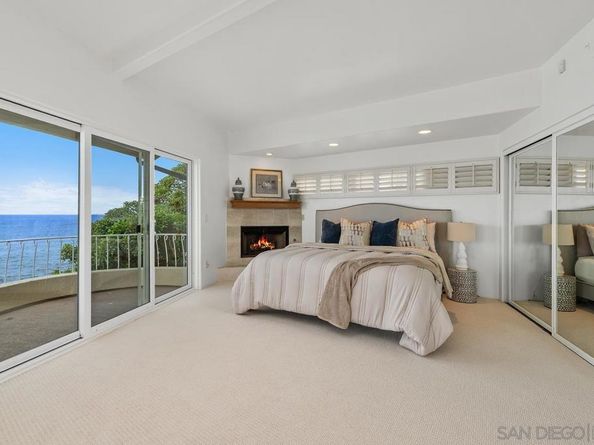 5716 Dolphin Pl, La Jolla CA 92037