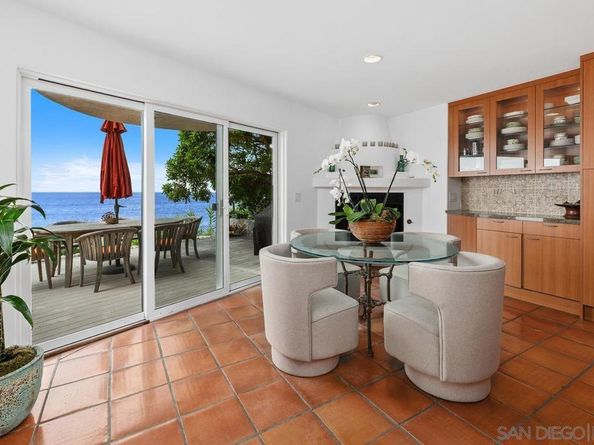 5716 Dolphin Pl, La Jolla CA 92037
