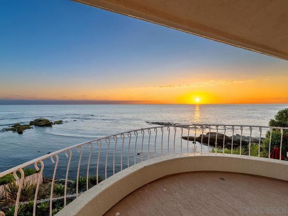 5716 Dolphin Pl, La Jolla CA 92037