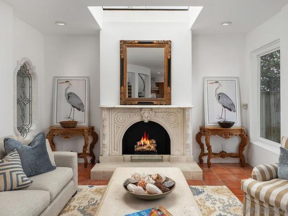 5716 Dolphin Pl, La Jolla CA 92037