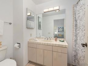 5716 Dolphin Pl, La Jolla CA 92037