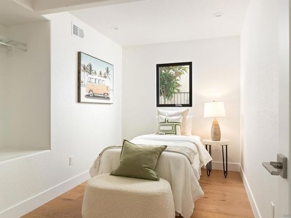 2481 La Marque St, San Diego CA 92109