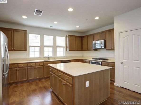 75 Middleton Pl, Hayward CA 94544