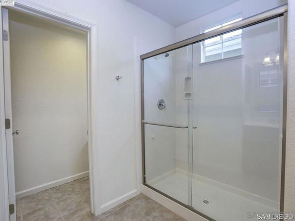 75 Middleton Pl, Hayward CA 94544