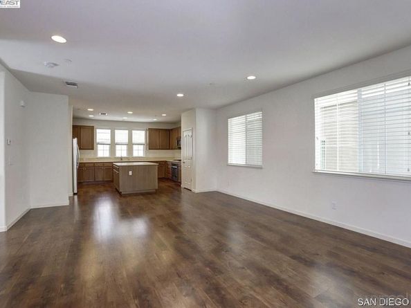 75 Middleton Pl, Hayward CA 94544