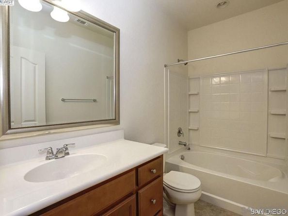 75 Middleton Pl, Hayward CA 94544