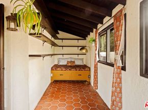 1441 Andenes Drive, Glendale CA 91208