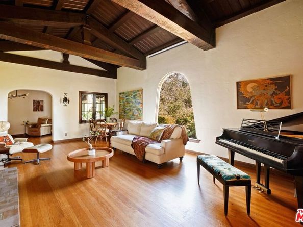 1441 Andenes Drive, Glendale CA 91208