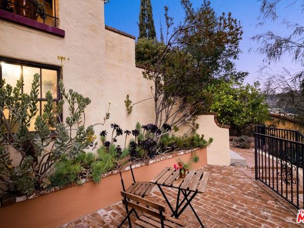 1441 Andenes Drive, Glendale CA 91208