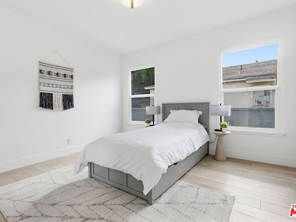 9402 S Van Ness Avenue, Los Angeles CA 90047