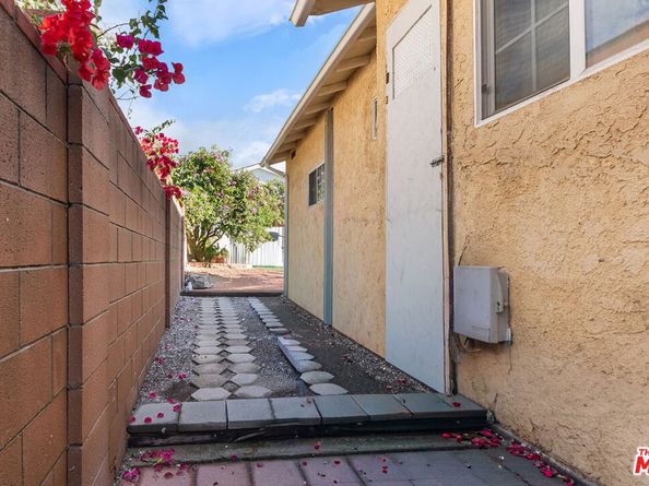 10626 Mountair Avenue, Tujunga CA 91042