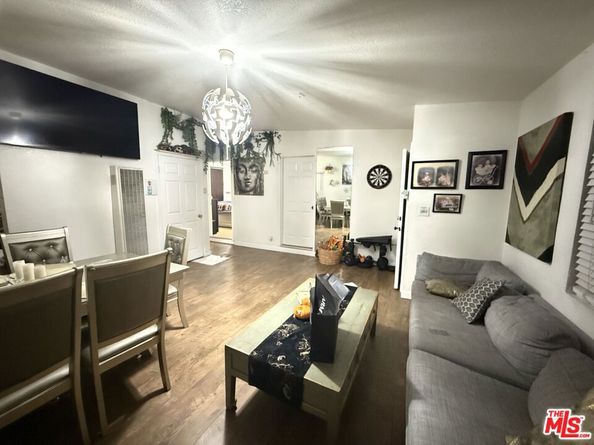 857 E 52nd Place, Los Angeles CA 90011