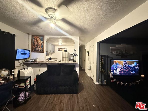 857 E 52nd Place, Los Angeles CA 90011